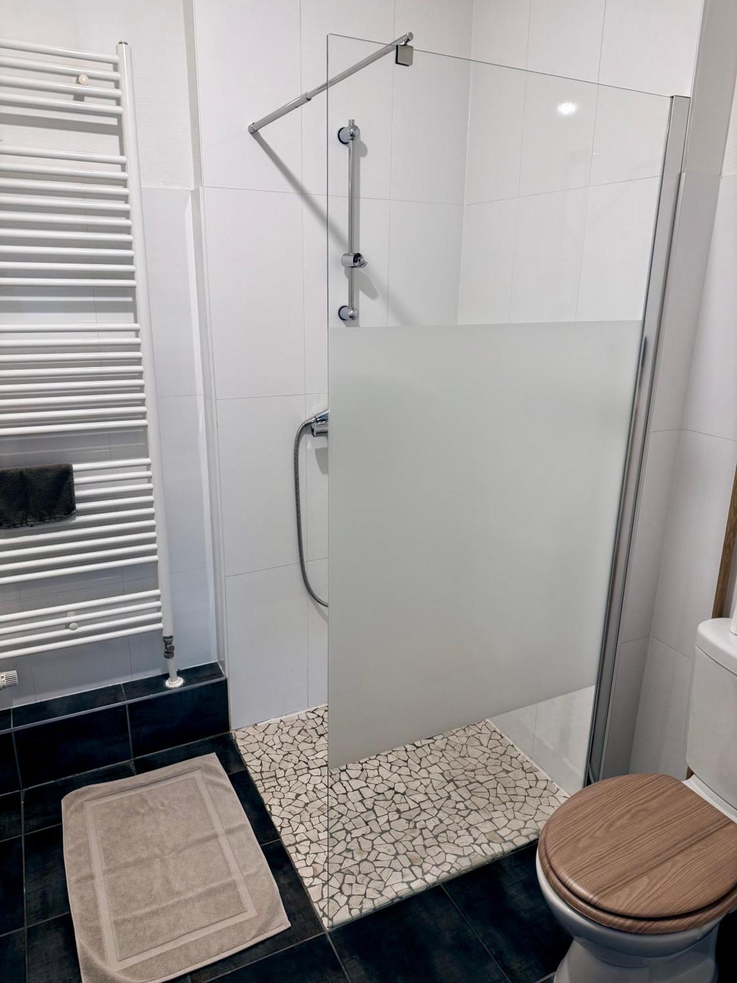 Le T2 Appartement Moderne Avec Terrasse Et Parking Strasbourg Eksteriør billede